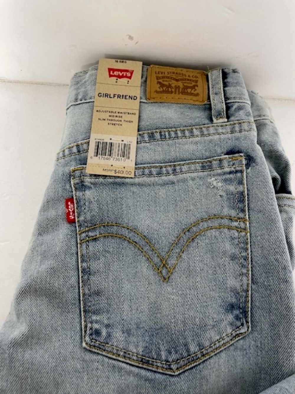 LEVI'S GIRLFRIEND JEANS NWT SIZE 16